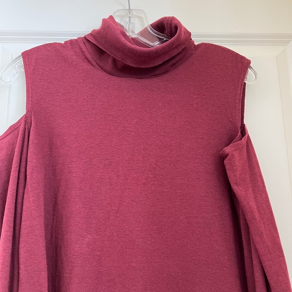 Pam & Gela cold shoulder turtleneck top - Picture 3 of 7